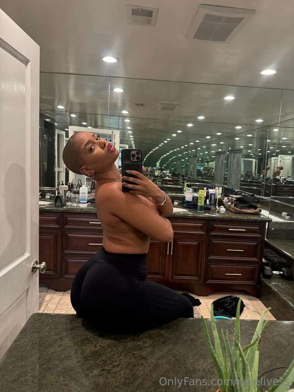 no shirts allowed🥵