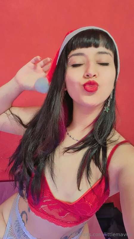 ## *Dear Santa Claus:* This year I have been a very good gir..