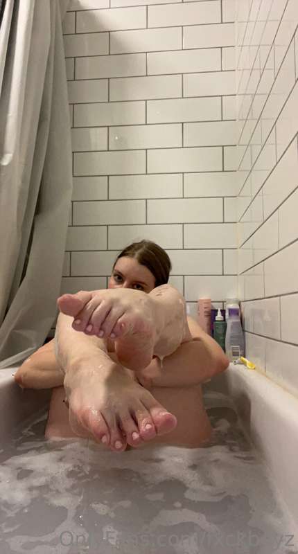 Pink toes