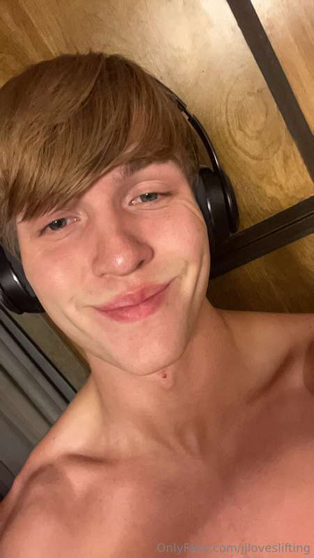 😘
