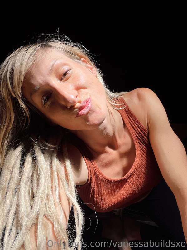 vanessabuildsxo