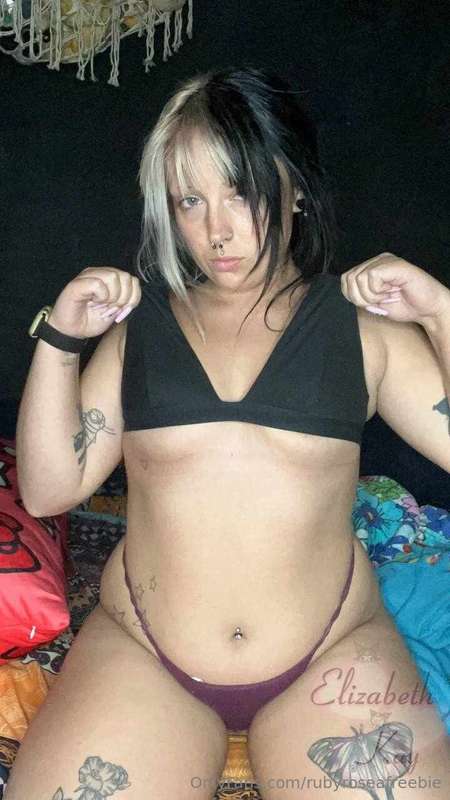 💛thic, tatted, 21 y/o gym rat😌💛shower lives📸💛Daily nudes💛fre..