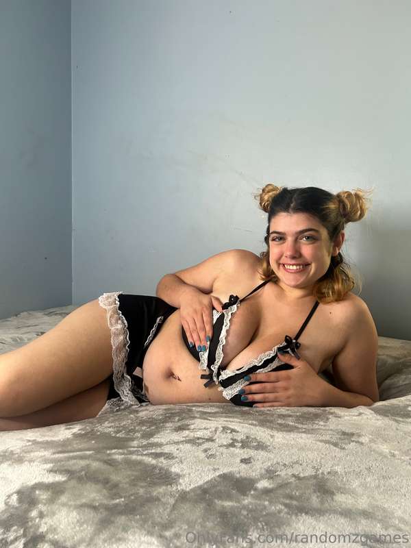 just a naughty maid waiting for her next mess to clean up 😇🧹..