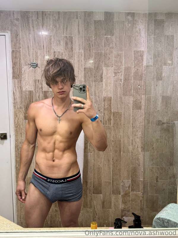 Abs this good come with a nasty little secret 😈Missed me? I’..