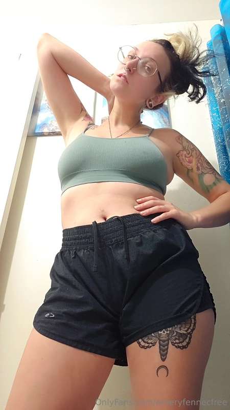 Set of 14 after workout selfies pulling my pants down and li..