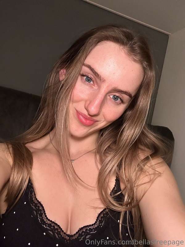 Do guys still like girls with no makeup?🙈