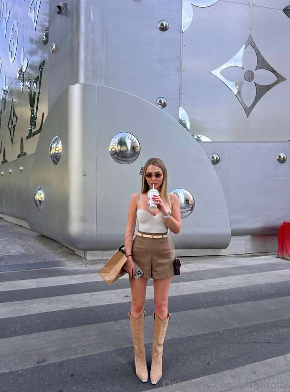 In love with my milkshake 🥤
