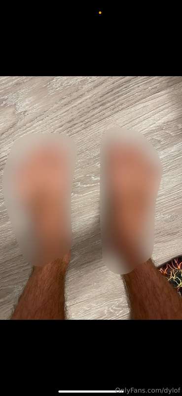 for my feeeettt lovers hehe. look at ll that cum on my 🦶 🥵🥵💦..