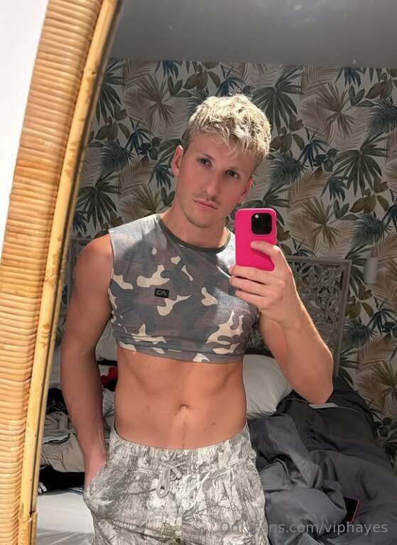 Hands in my shorts, or hands on me? Your choice 😈