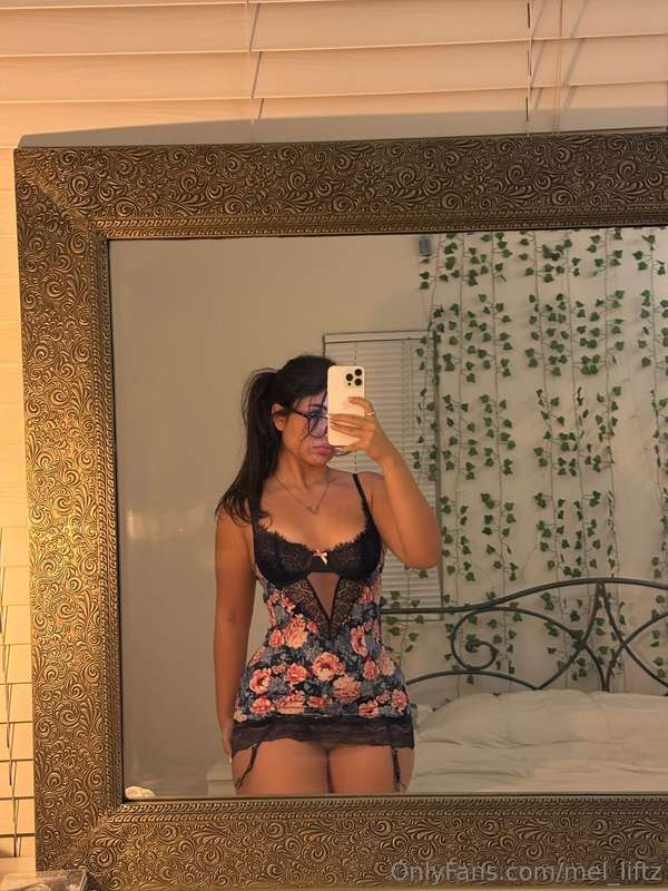 Let's turn up the heat for when you get home tonight 😘 