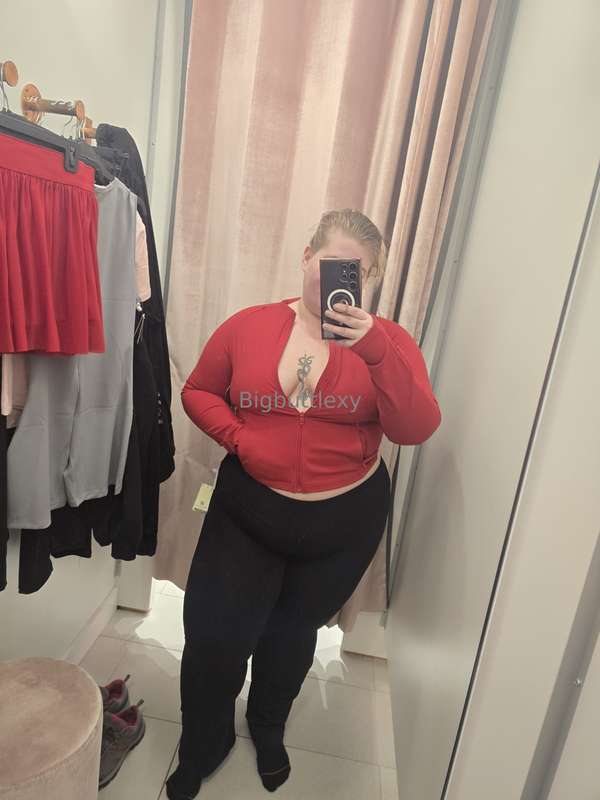 Have you ever been naughty in a fitting room? 👀