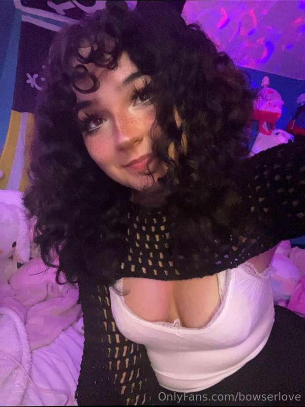 would you go on a date with me in this outfit ? 🤭