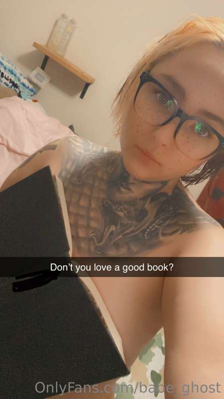 This book is just a tease isn’t it? Just in the way 😱🖤 wanna..