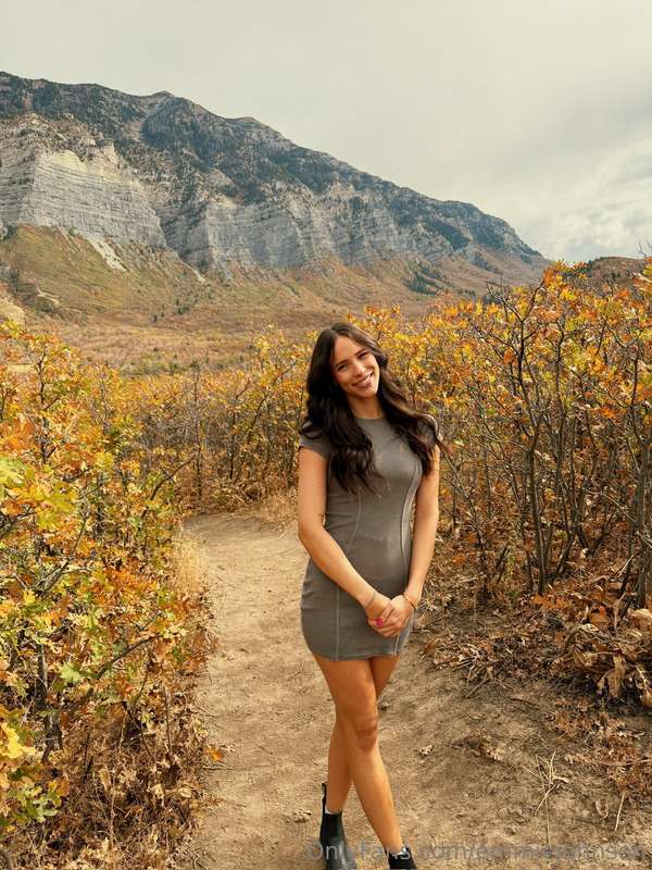 Tell me your thoughts about this pic pls 😍🍂