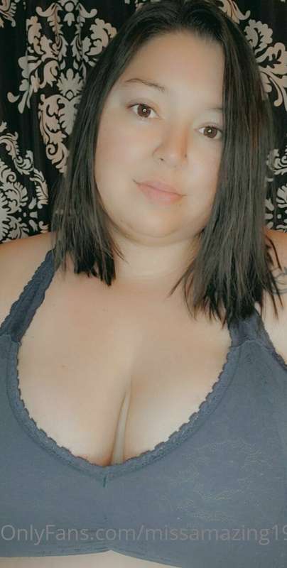 So I took some spread booty photos. Anyone wanna see BOTH ho..