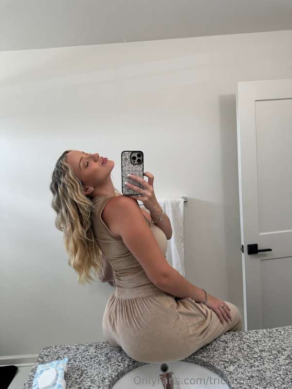 Would you let me sit on your face? 🤭