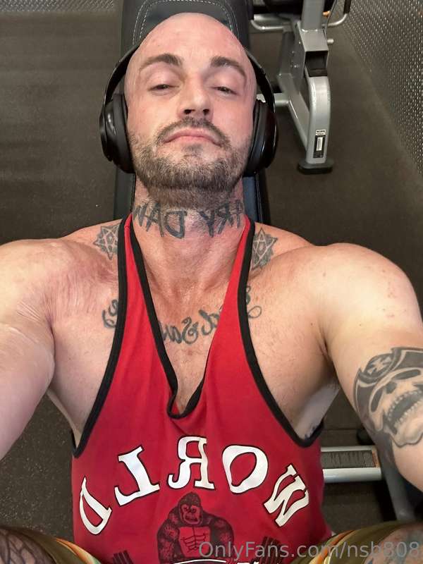 Destroying my legs and chest at the gym