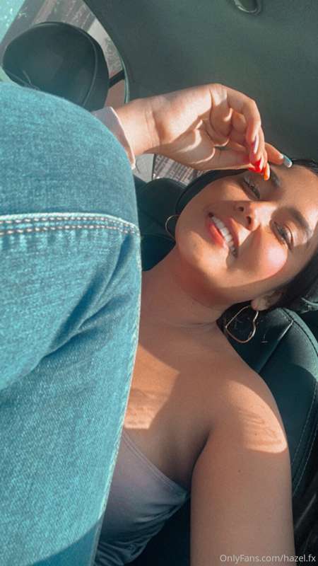 I love SUNNY☀️ days🌸 They make me so happy and horny 👉👈
DM t..