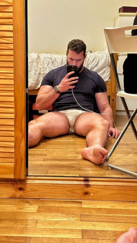 Does anyone have a feet fetish?Send me a DM and ask for a cu..
