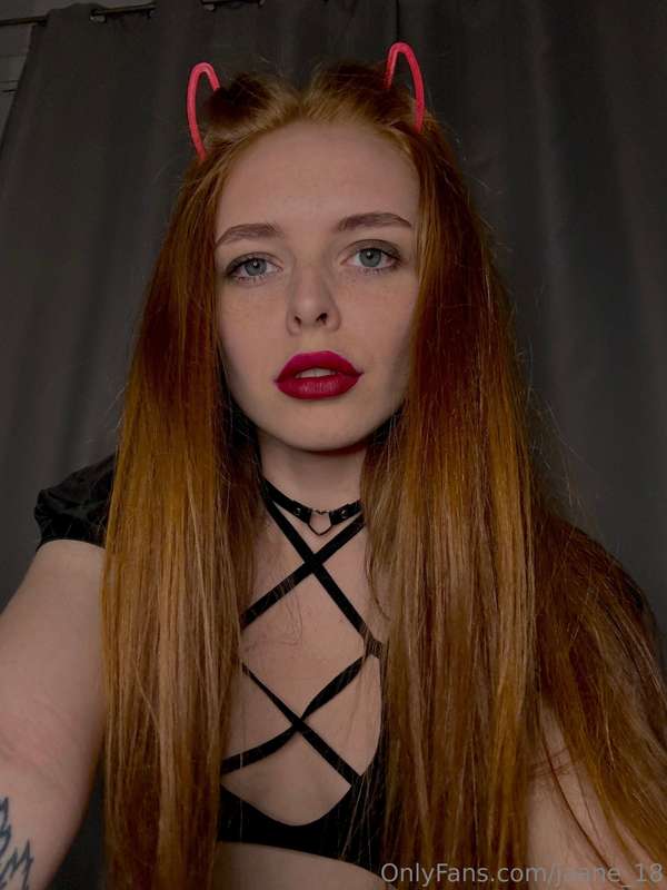 I like my Halloween costume😈