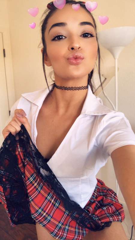 Foto 403 von Emily Willis auf Tocromo