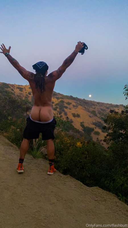 Take me back to the perfect view.👀