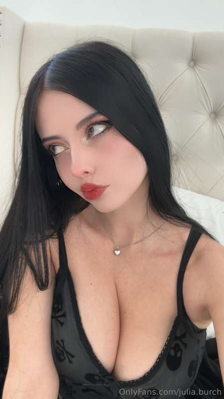 julia.burch