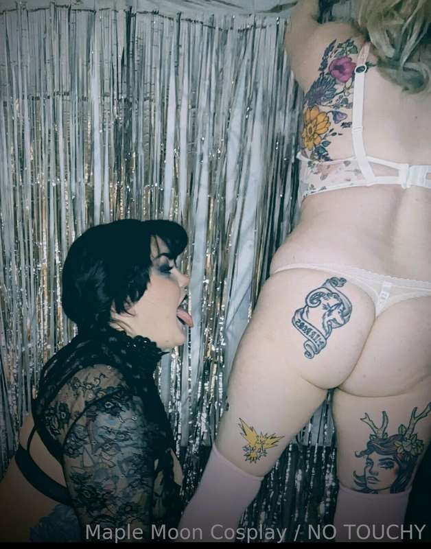 Things we love to see: @gothpan bullying me on camera while ..