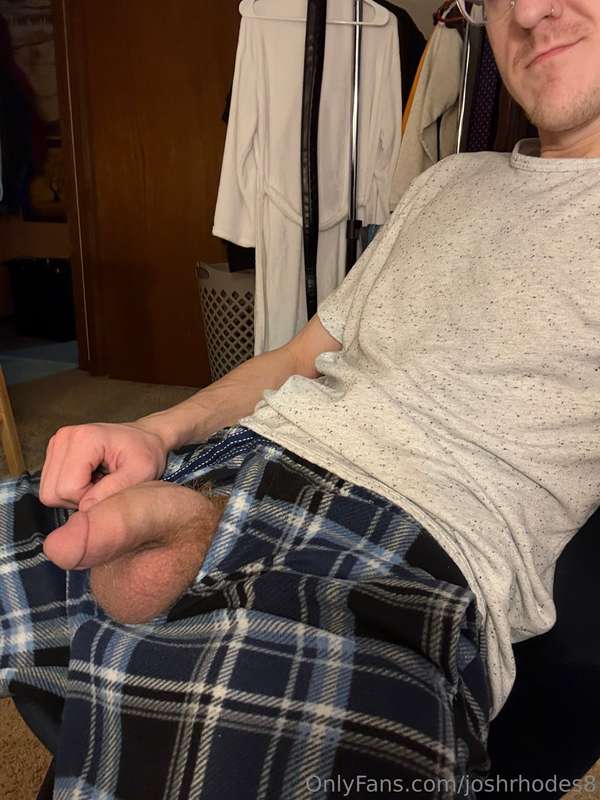 I love pulling my donger out of my Christmas PJs and just le..