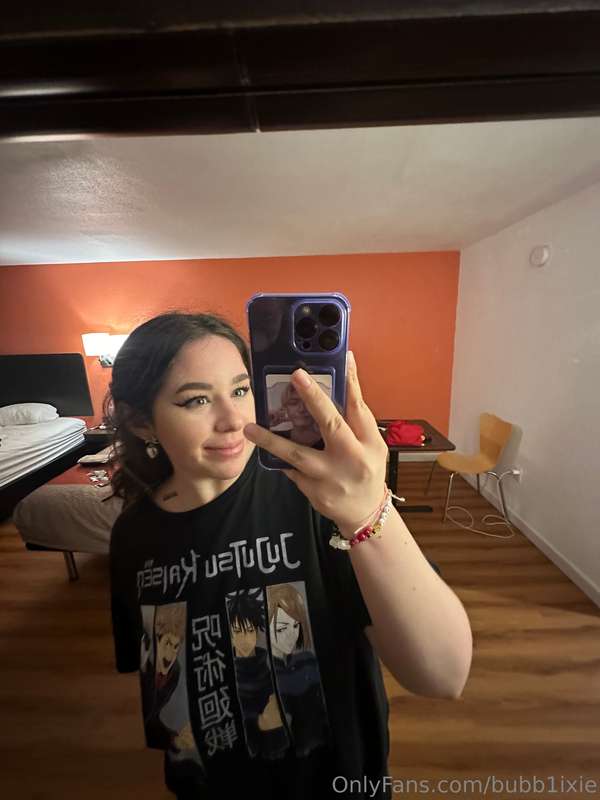 my offer still stands, who wants to fuck me in the jjk shirt..