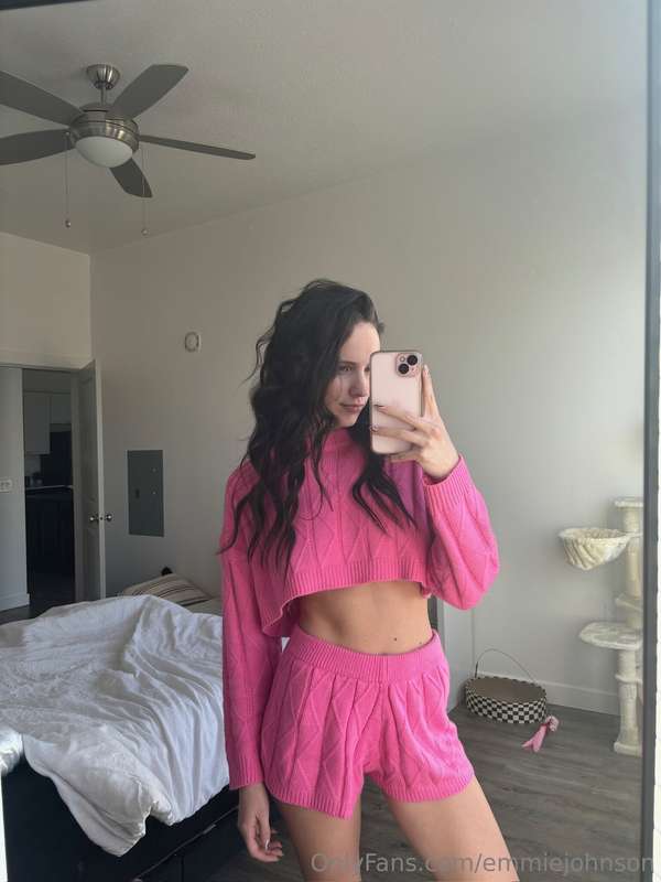 Soft look, flirty mood 💋🩷