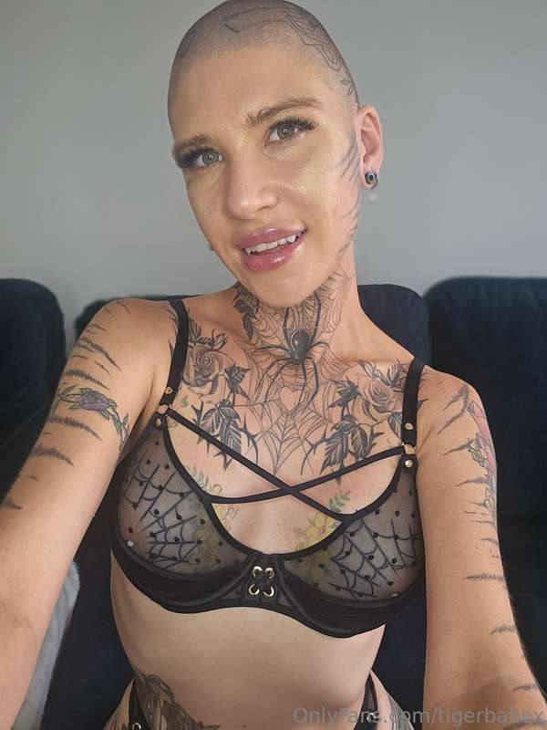 I wonder if my neighbours know they have a pornstar living n..