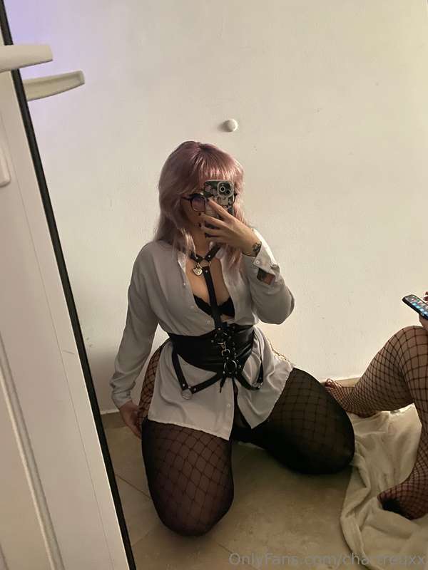 imagine bein from behind till im wearin this cute lil nasty ..
