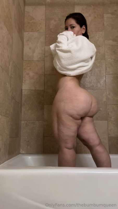 thebumbumqueen photo