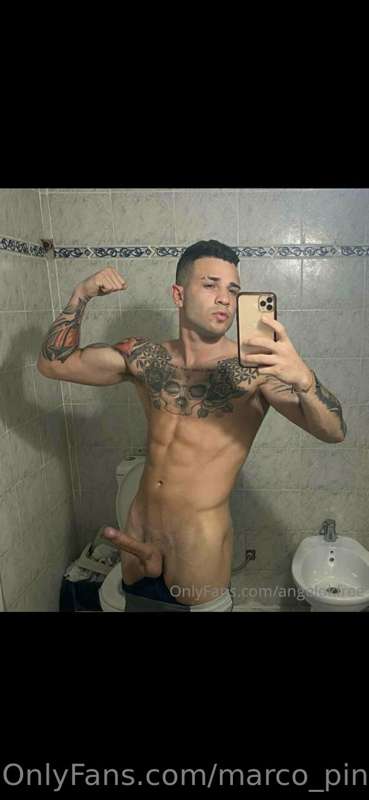 We introduce you to @angelokgomez, he’s a straight 21 years ..