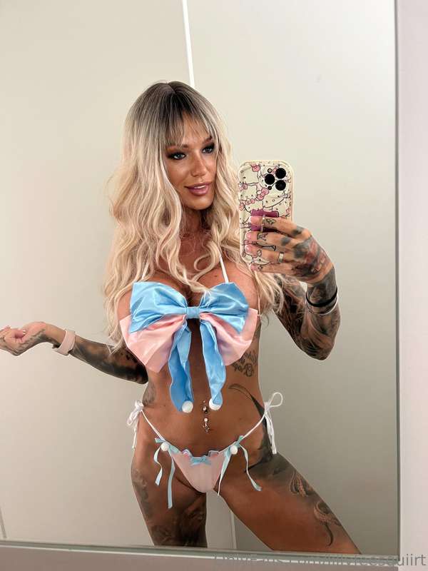 lillyfeesquiirt