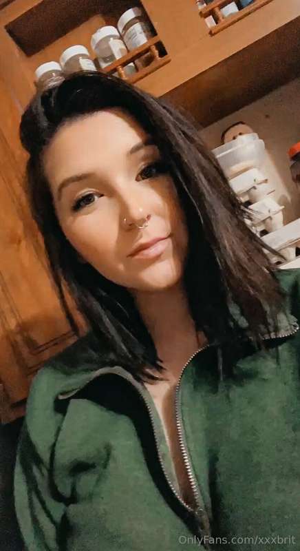 I feel a whole lot more attitude with this short hair cut 💁🏻..