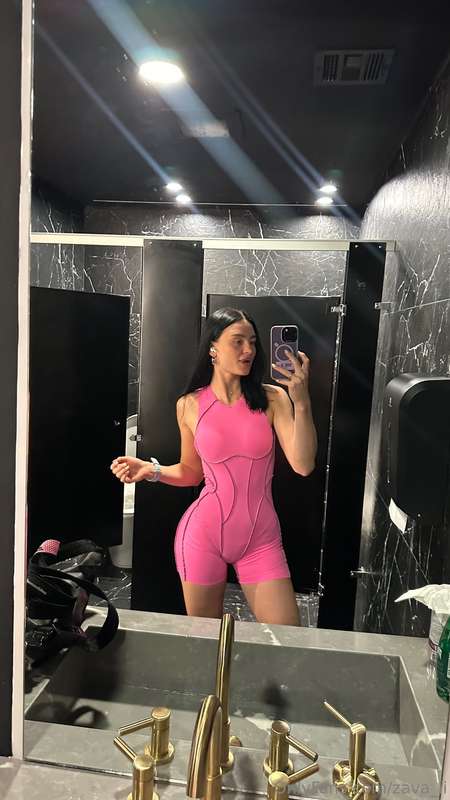 I am in love with bright clothes 😍 pink or orange 💘