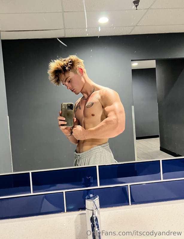 Gym buddy?😉