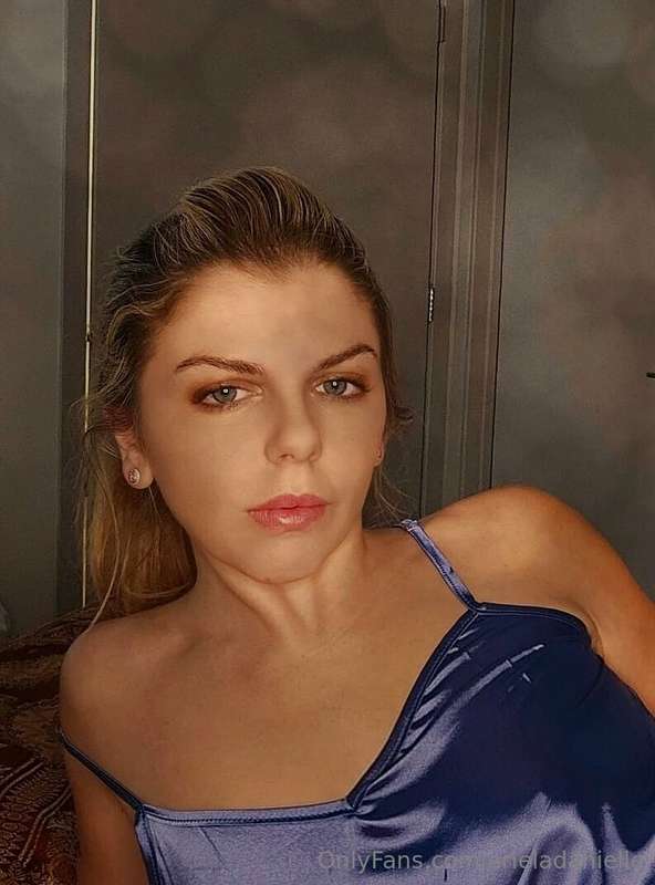 Come get in bed with me baby ❤️❤️ would you keep me warm all..