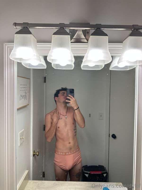 What are you doing today?   @dylvip gonna post some new stuf..