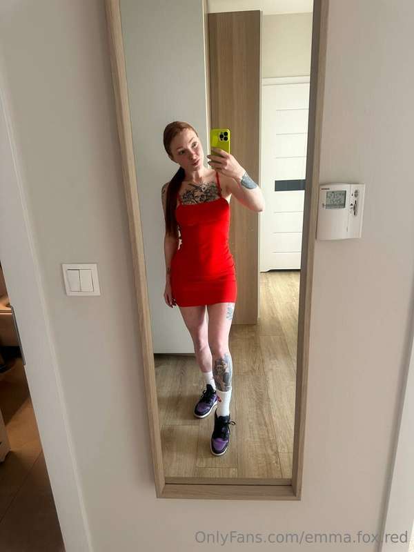 emma.fox.red