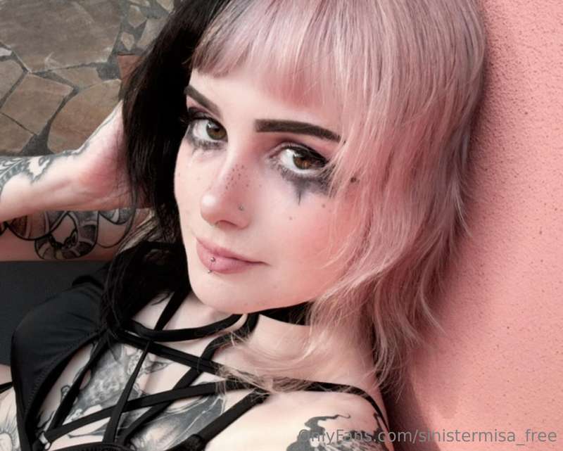 I wouldn't mind if you messed up my makeup 😉