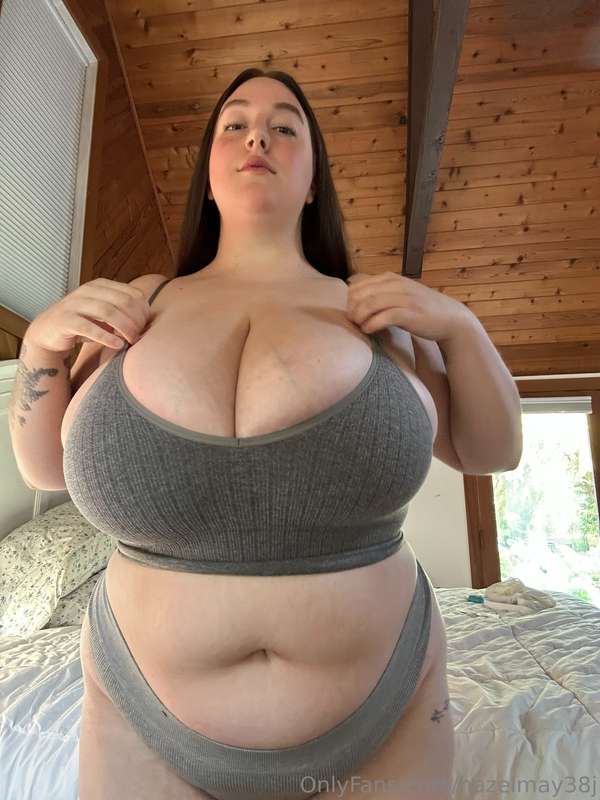 Ready to get down on your knees and worship this body? Let m..