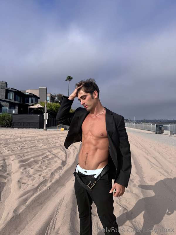 See me at the beach, wyd? 👀