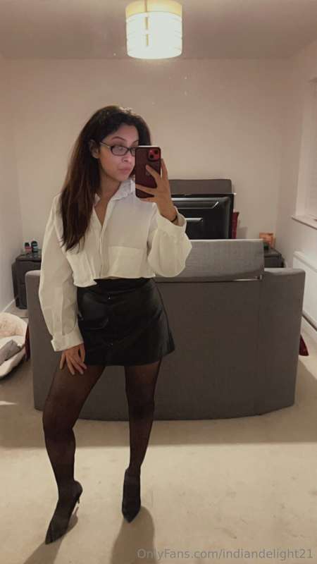 Doing some filming today 🤓. Who likes my secretary look x
