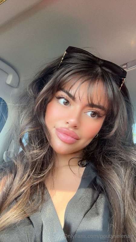 poutyselenaa