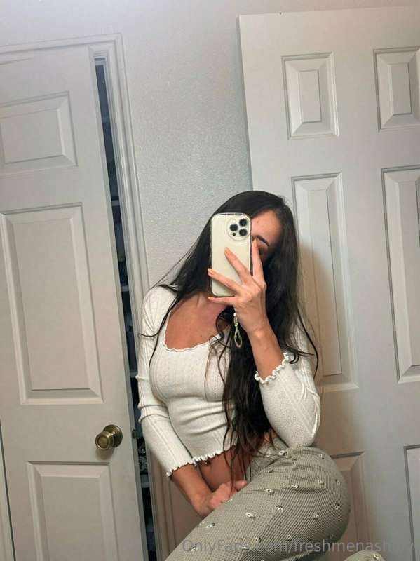 I need a fat dick right now!!