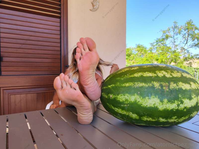 Forbidden fruit 🍉

SWIPE ➡️ for full set