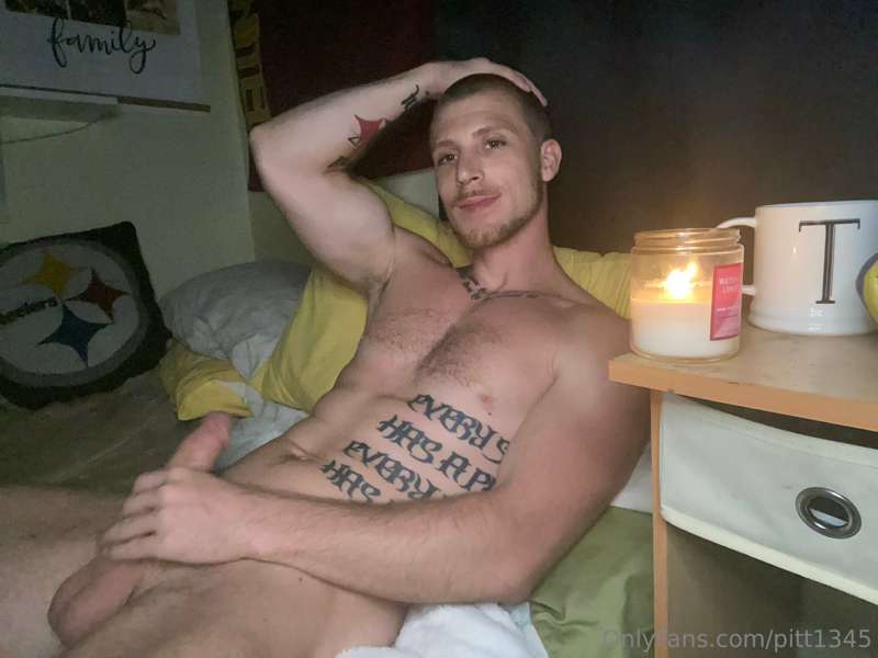 Happy Friday!🙌🏼  I wish I had someone to fuck all night and ..